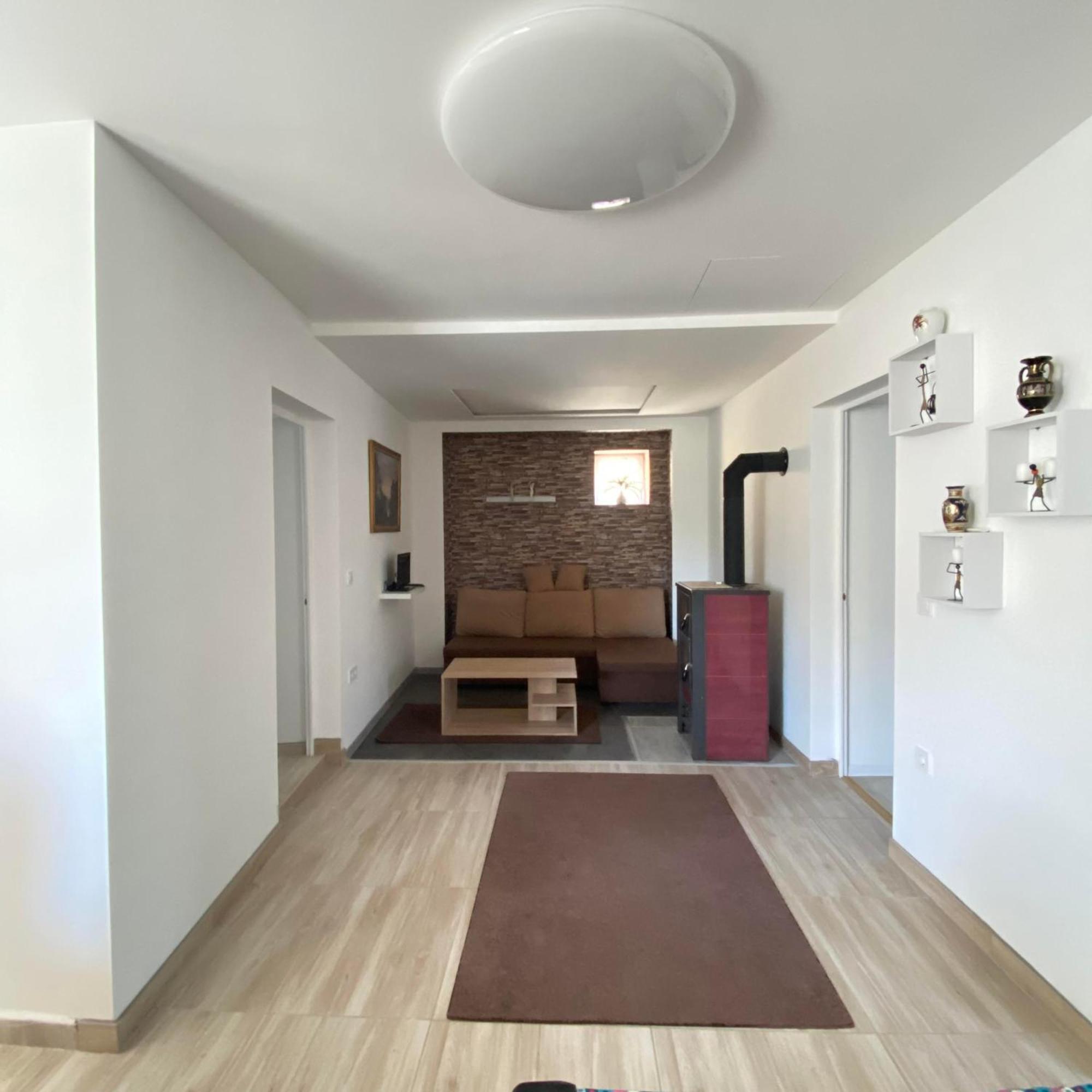 Perla Vendeghaz Igal Apartment Exterior photo