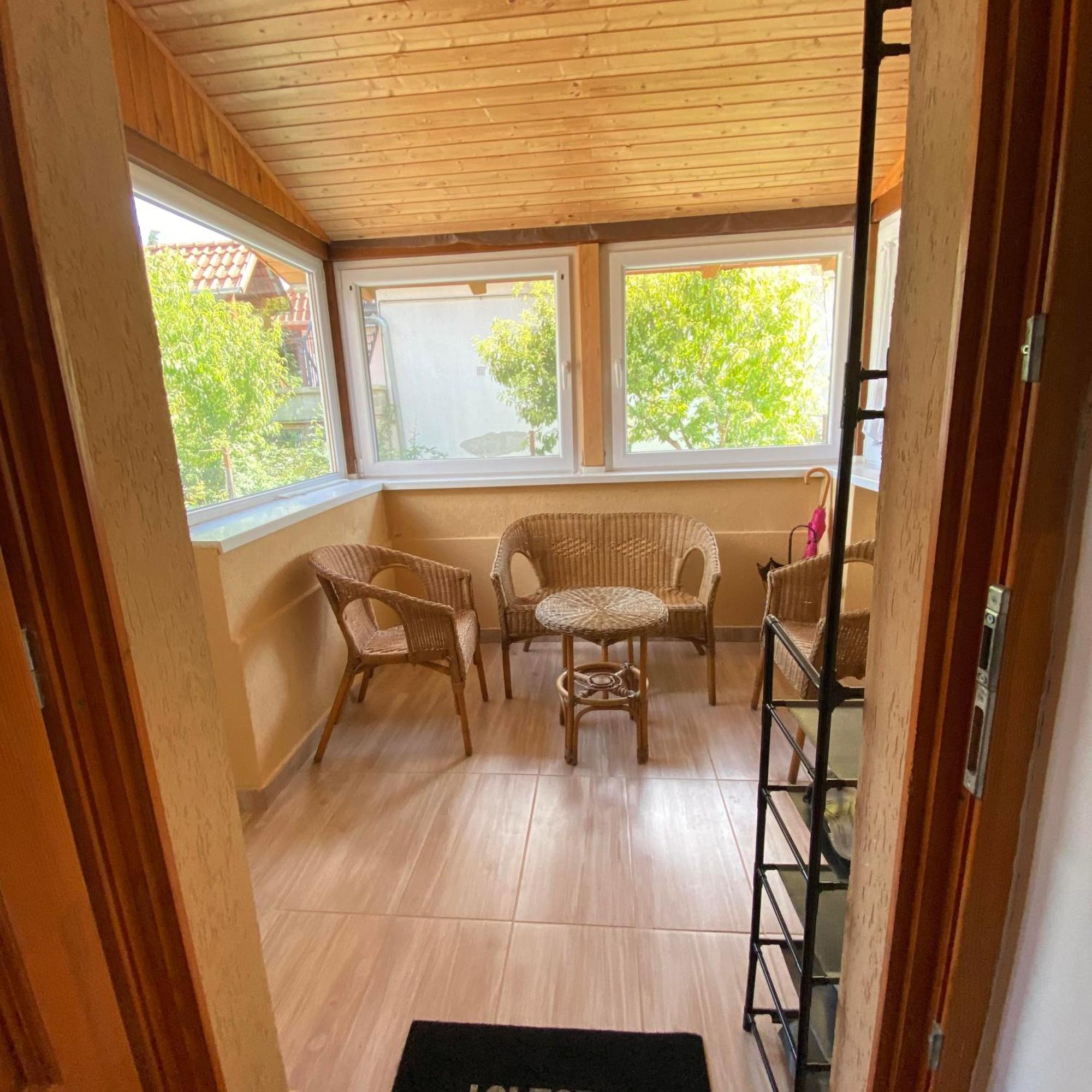 Perla Vendeghaz Igal Apartment Exterior photo
