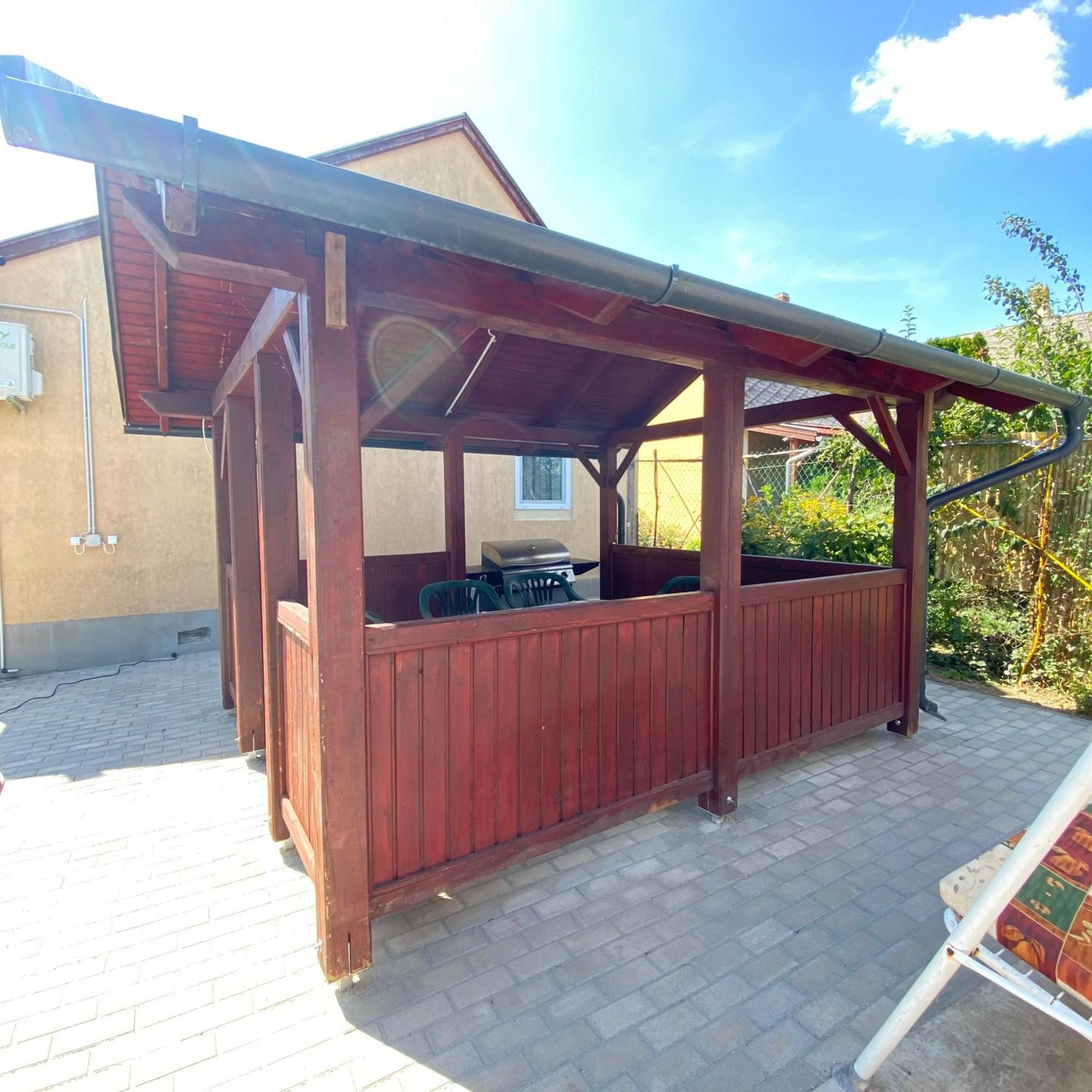 Perla Vendeghaz Igal Apartment Exterior photo